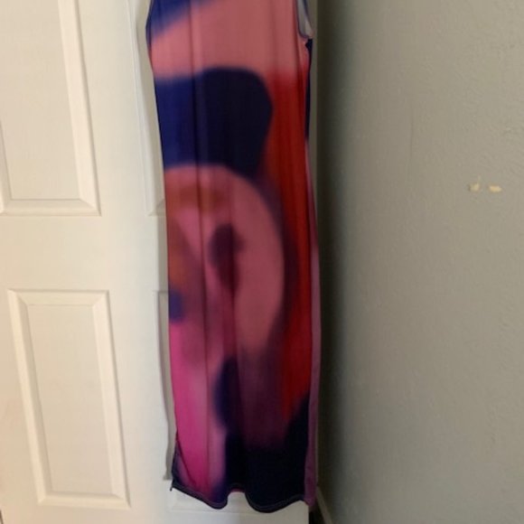 Large Multi Color Amazon Dress - Picture 2 of 2